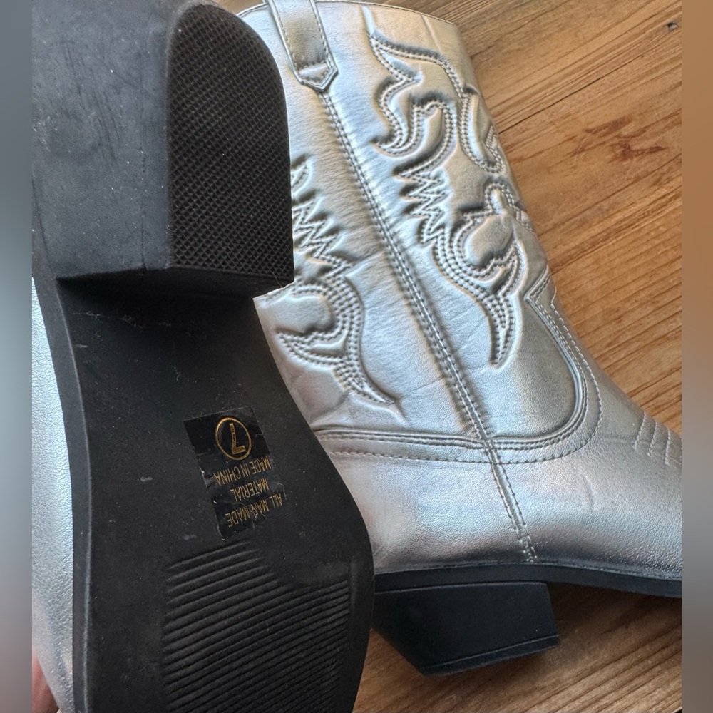 New Soda Silver Cowboy Boots - Picture 10 of 11